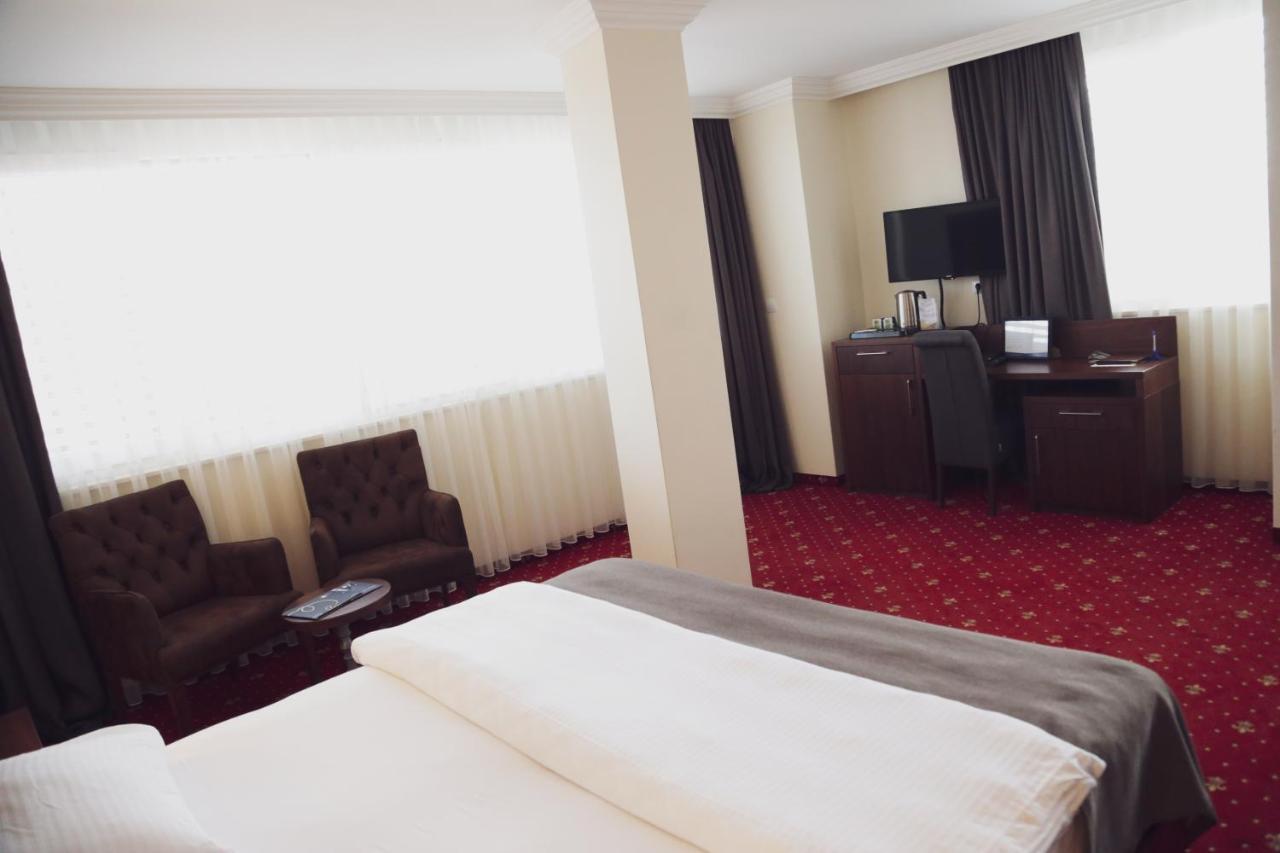 City Hotel Prizren Exterior foto