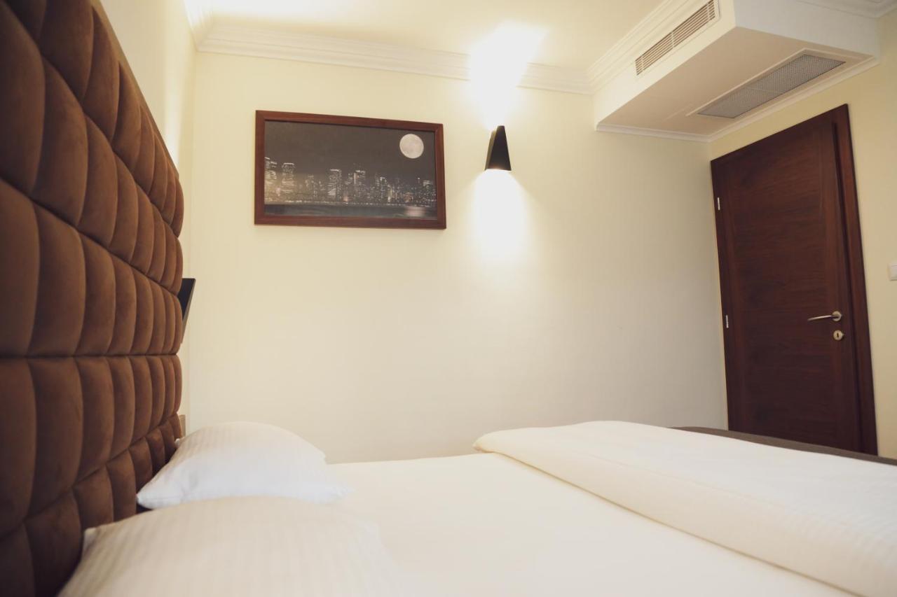 City Hotel Prizren Exterior foto