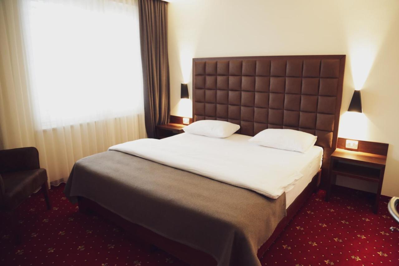 City Hotel Prizren Exterior foto